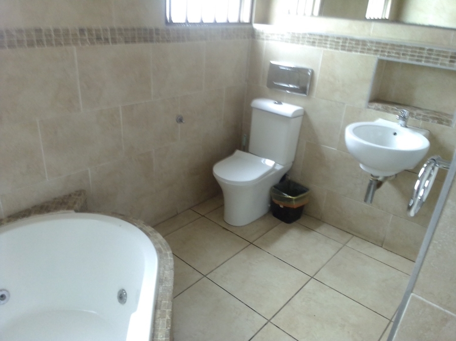 10 Bedroom Property for Sale in Quigney Eastern Cape